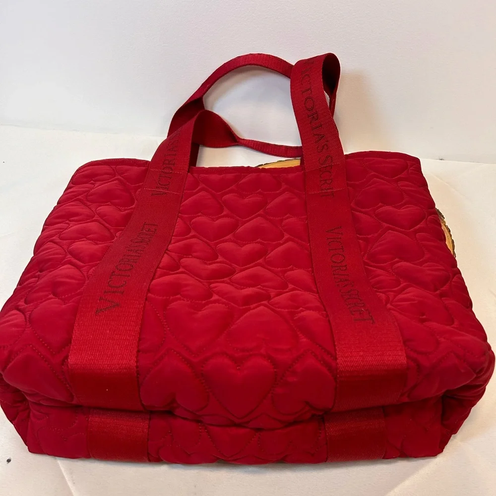 Victoria's Secret Red Heart Valentine's Day Victoria‎ Puffy Tote Overnight Bag